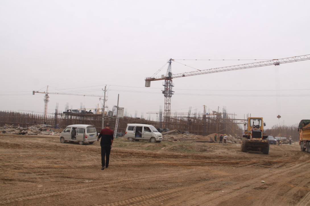 万邦公司三期工程建设如火如荼进行(图2) 万邦公司三期工程建设如火如荼进行(图2)
