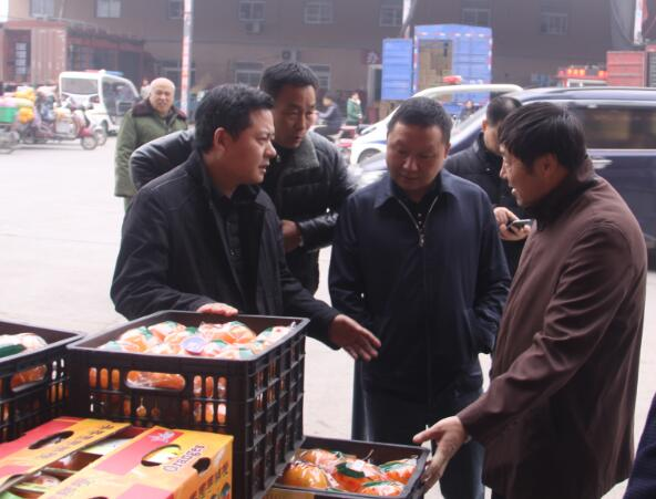 河南省商务厅副厅长高翔莅临万邦公司调研(图3) 河南省商务厅副厅长高翔莅临万邦公司调研(图3)
