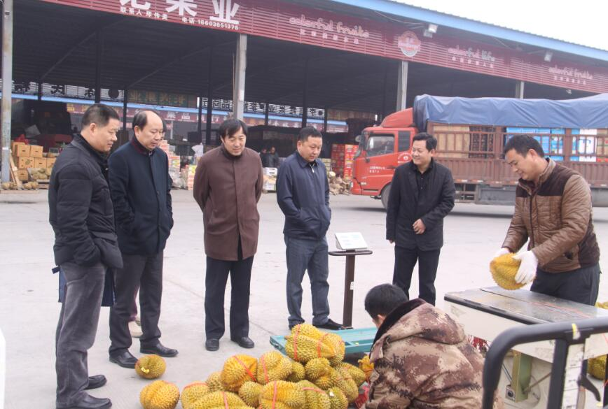 河南省商务厅副厅长高翔莅临万邦公司调研(图5) 河南省商务厅副厅长高翔莅临万邦公司调研(图5)