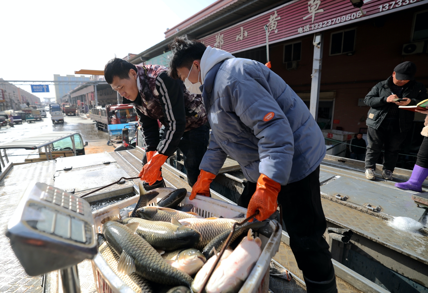 河南日报客户端报道：万邦：保障市场供应 稳住节日“菜篮子”(图8)